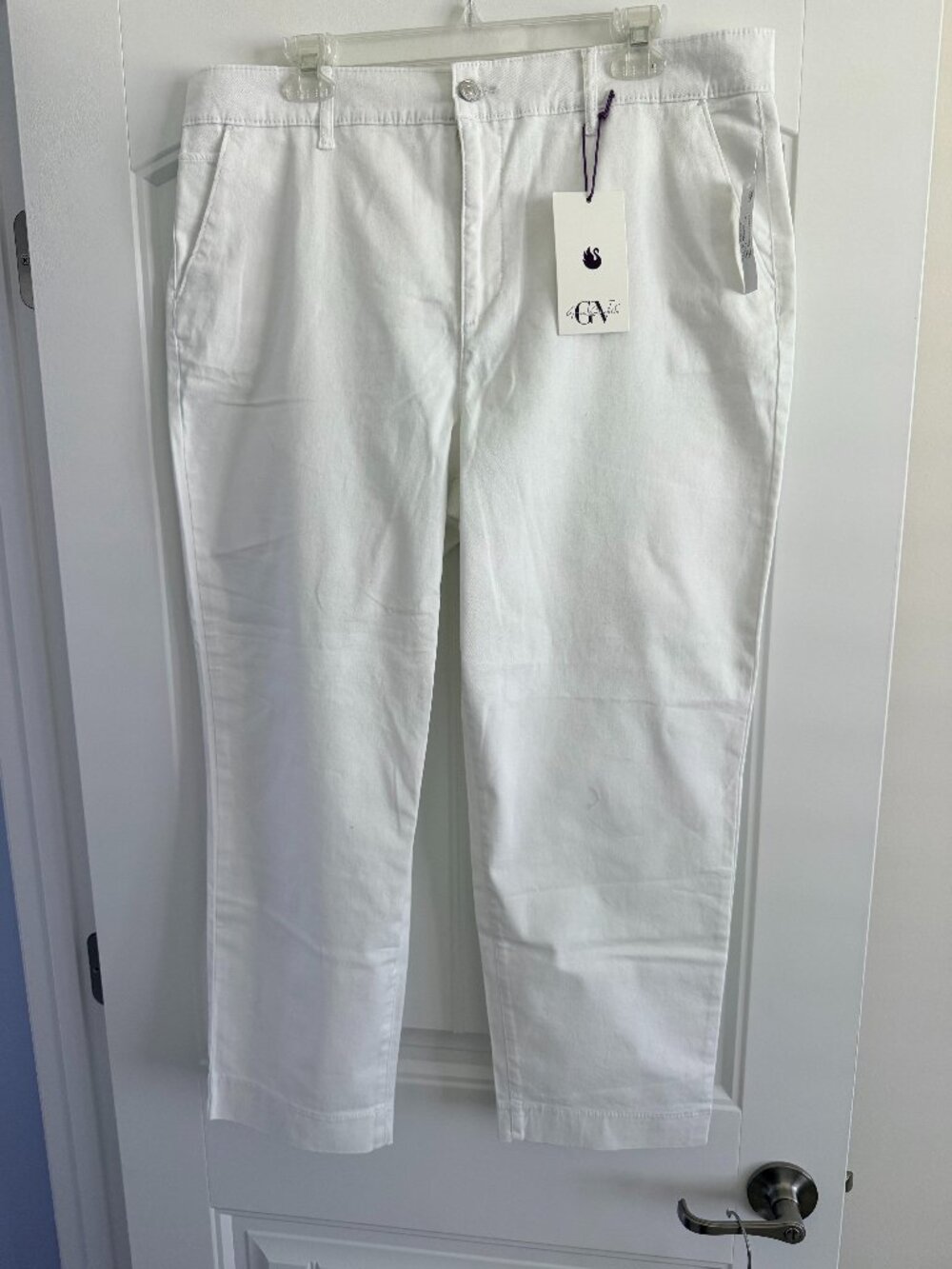 Brand New Gloria Vanderbilt White Tapered Trouser - Size 14